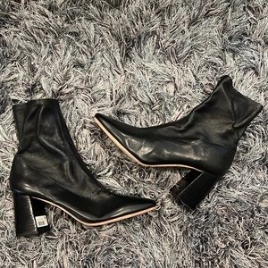Loeffler Randall
Elise Leather Ankle Boots